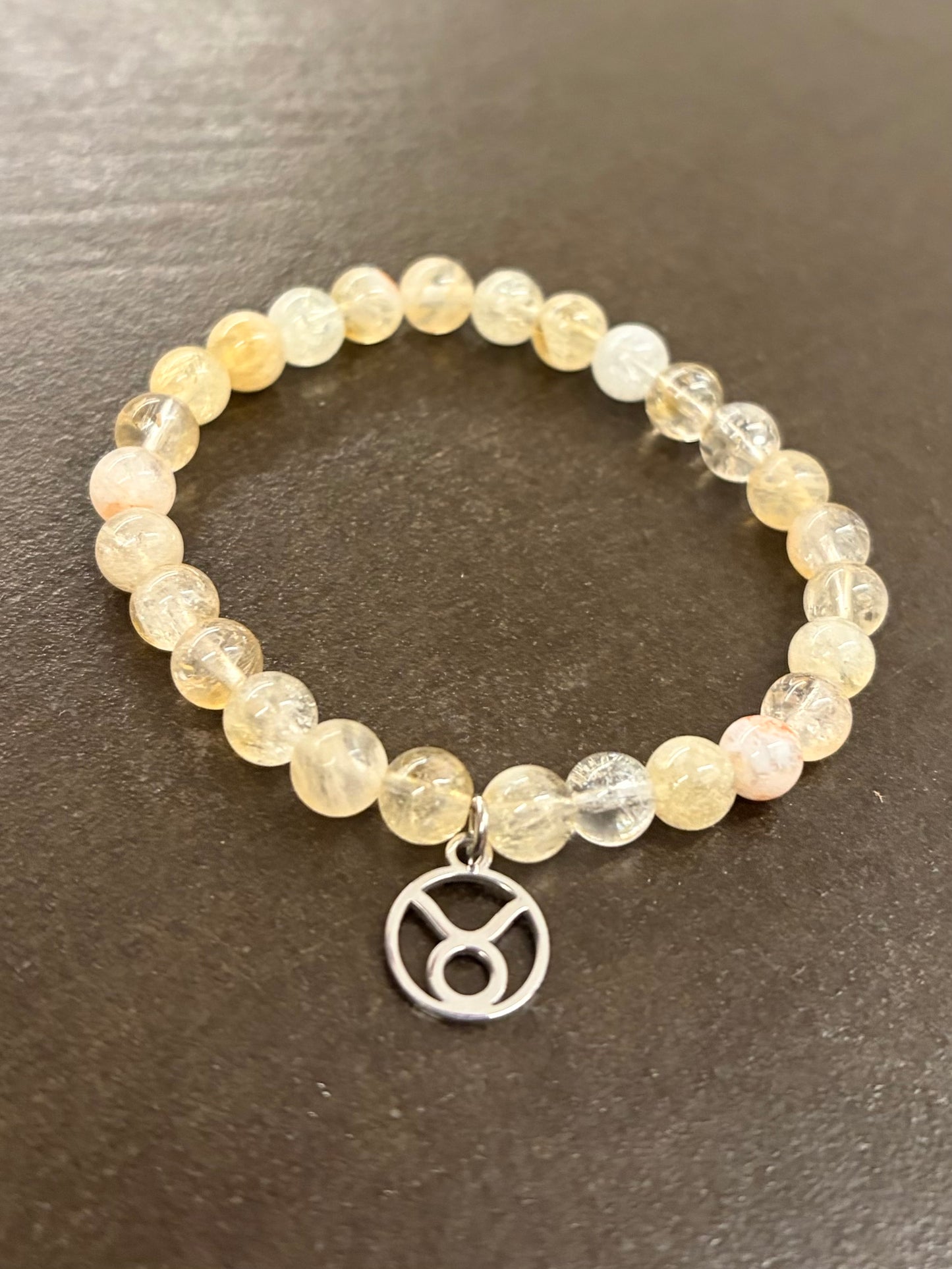 Stier-Citrin-Perlenarmband