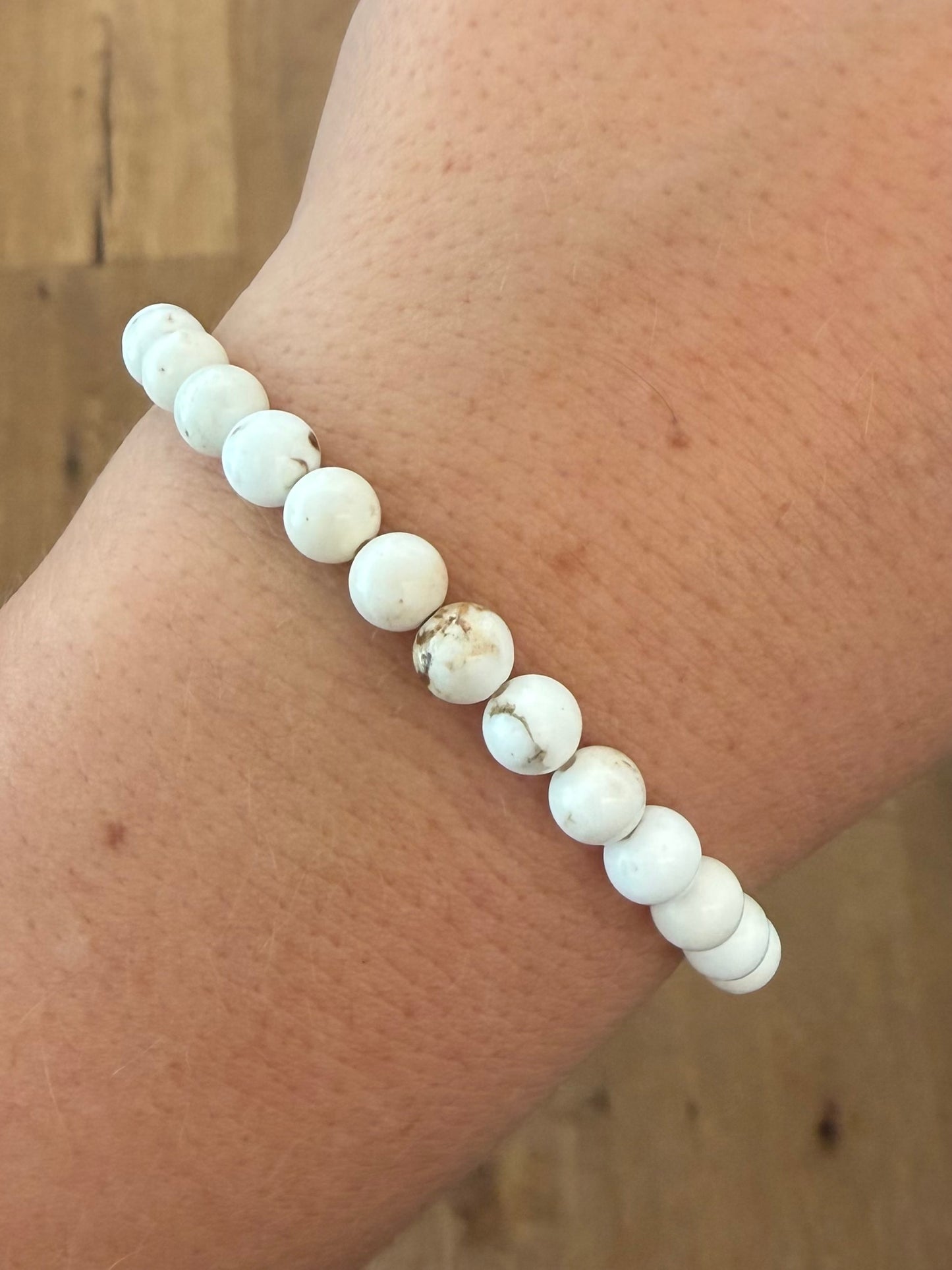 Magnesit-Perlenarmband