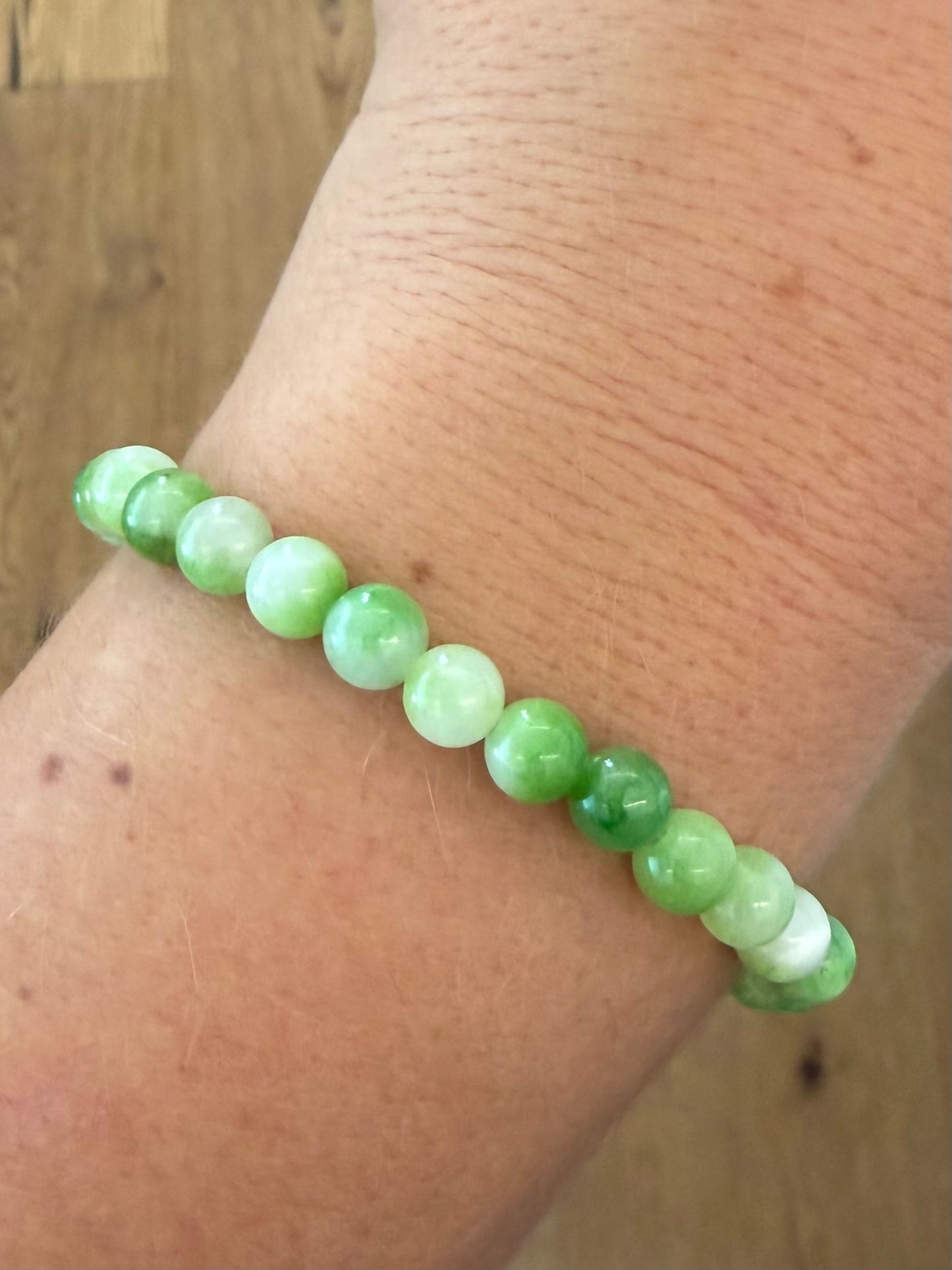 Gefärbte-Jade-Perlenarmband