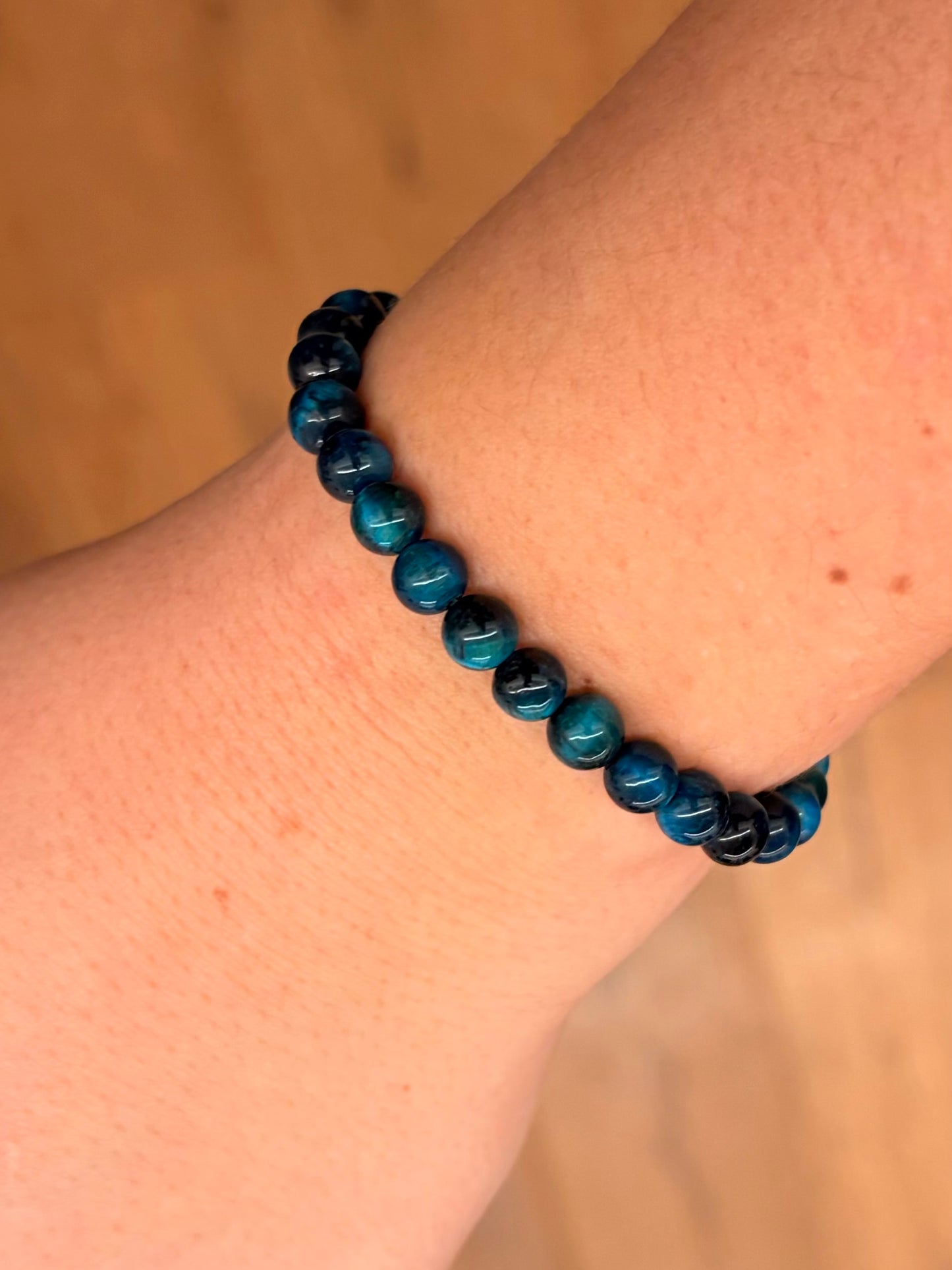Blaue Tigerauge-Perlenarmband