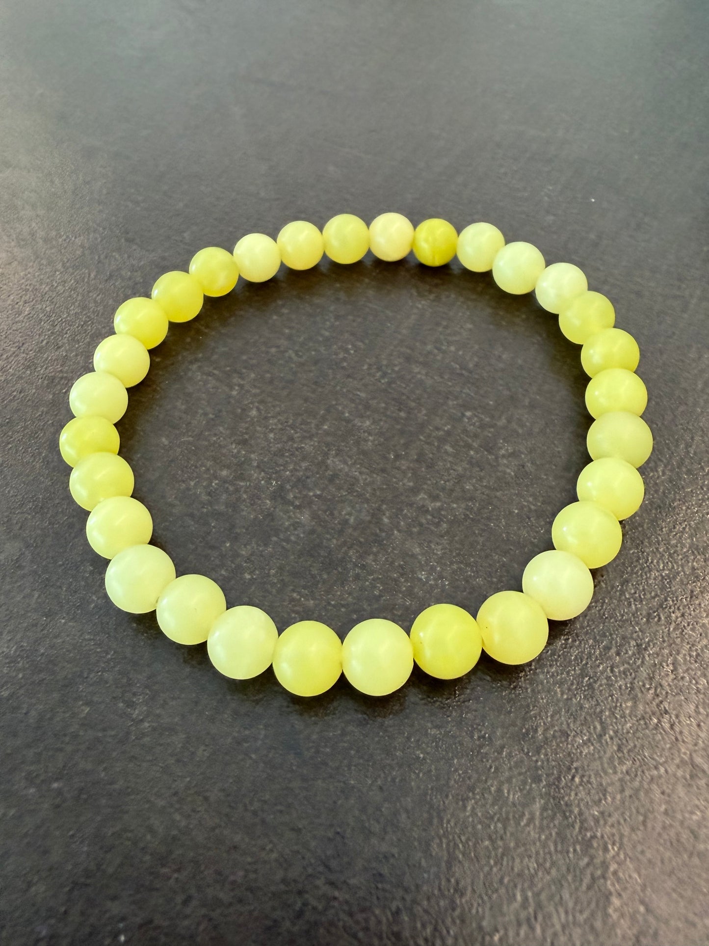 Gelbe-Jade-Perlenarmband