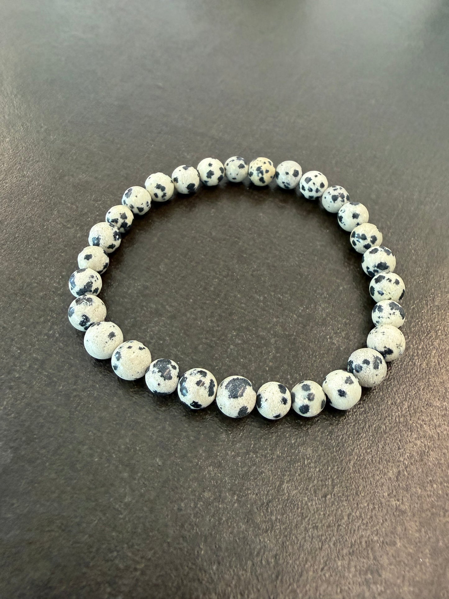 Dalmatiner-Jaspis-Perlenarmband